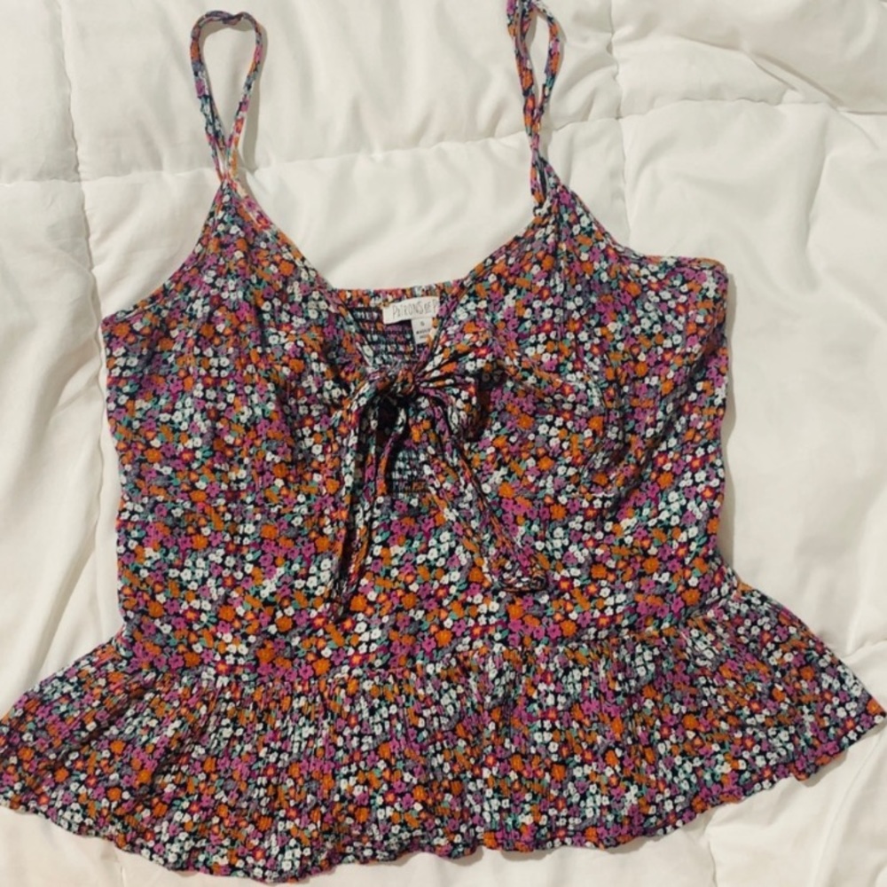 5 for $25🎈 Patrons of peace floral keyhole front tie smocked - Picture 5 of 6